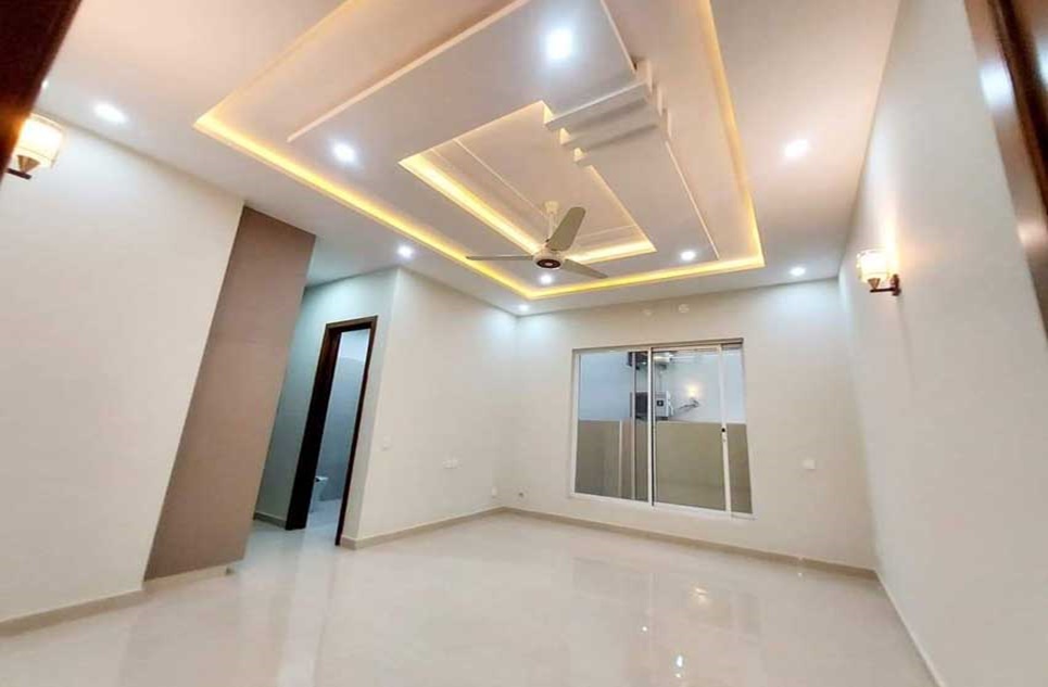 1 kanal house for sale in Phase 2 DHA Islamabad