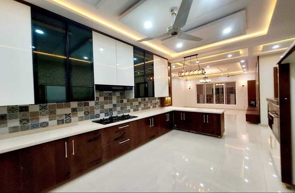 1 kanal house for sale in Phase 2 DHA Islamabad