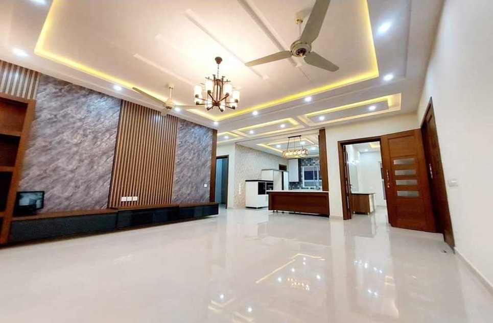 1 kanal house for sale in Phase 2 DHA Islamabad