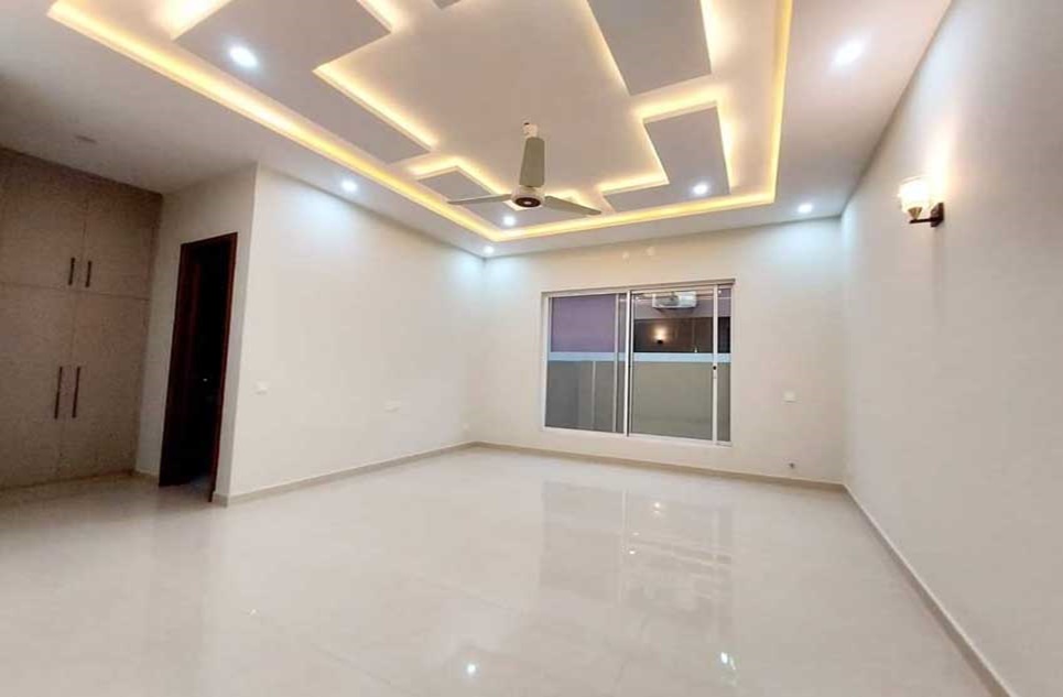 1 kanal house for sale in Phase 2 DHA Islamabad