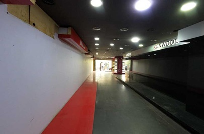 999 square feet shops for rent in Shahrah-e-Faisal Karachi