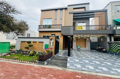 10 marla house for sale in Bahria Town Lahore