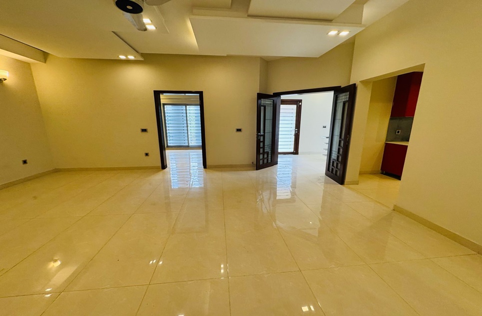12 marla house for sale in Bahria Town Lahore