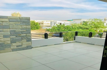 500 square yard house for sale in Phase 8 DHA Karachi