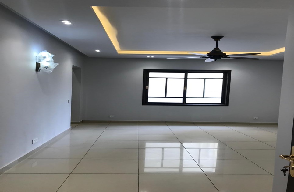 500 square yard house for sale in Phase 8 DHA Karachi