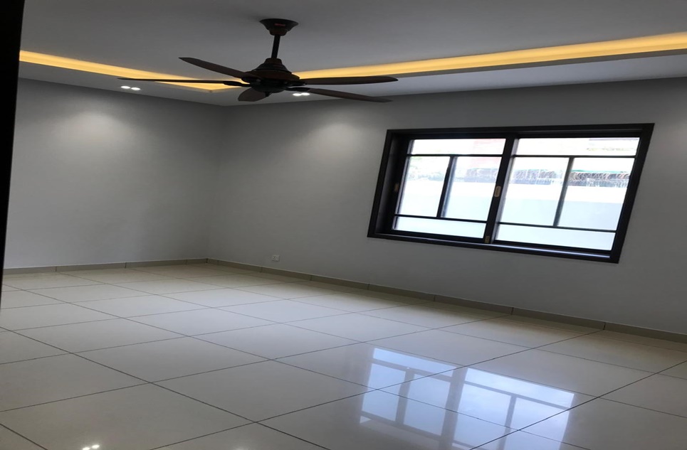 500 square yard house for sale in Phase 8 DHA Karachi