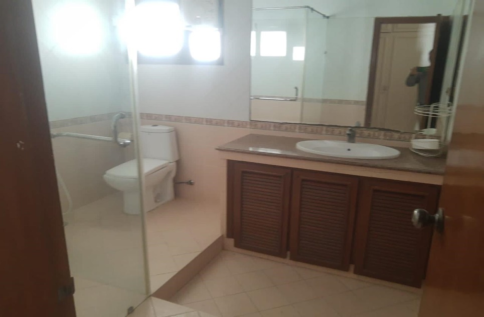500 square yard house for sale in Phase 6 DHA Karachi