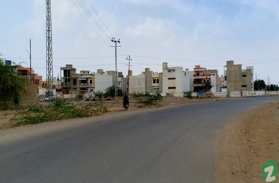 Commercial building sale in Block 4 g+2 Saadi Town Karachi