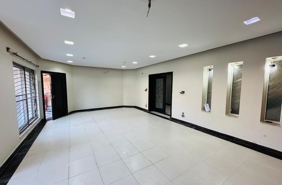 11 marla house for sale in Sector B Bahria Town Lahore
