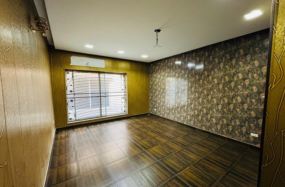 11 marla house for sale in Sector B Bahria Town Lahore