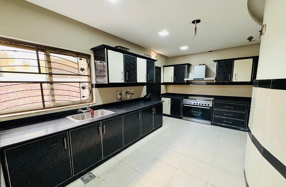 11 marla house for sale in Sector B Bahria Town Lahore