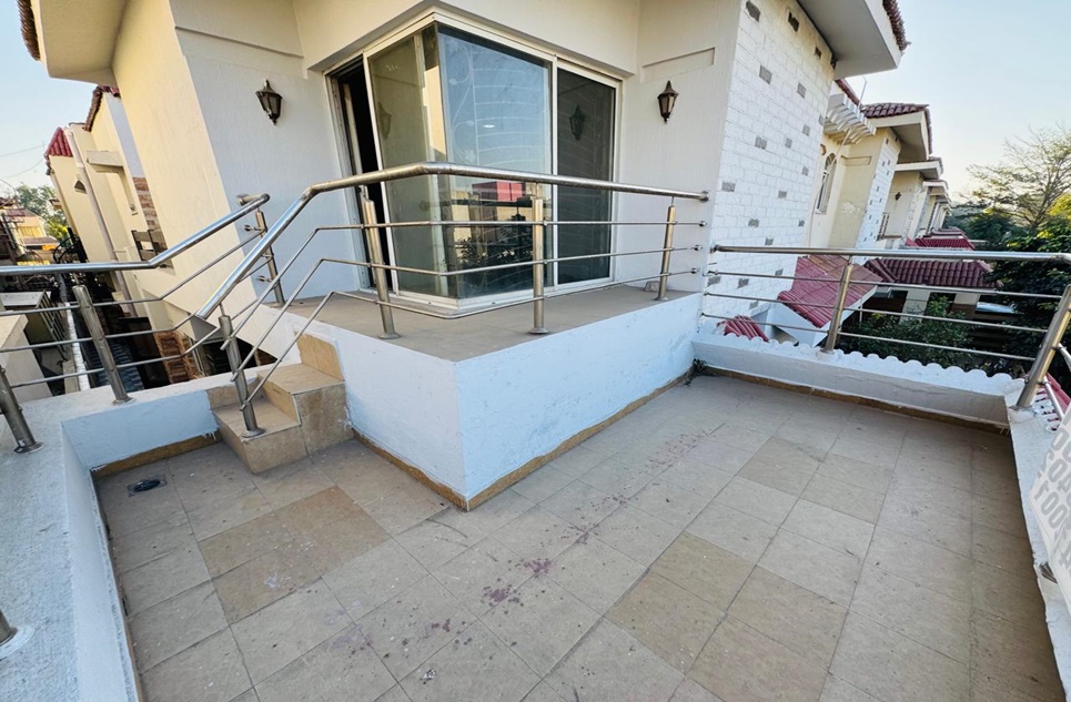 11 marla house for sale in Sector B Bahria Town Lahore