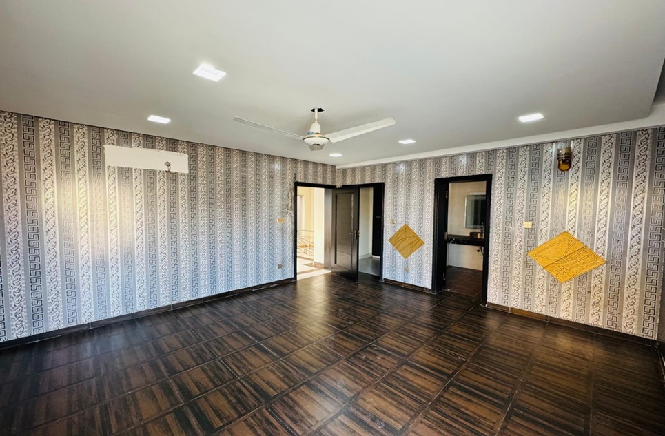 11 marla house for sale in Sector B Bahria Town Lahore