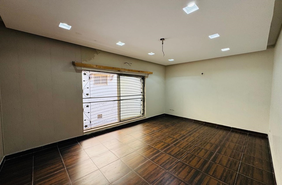 11 marla house for sale in Sector B Bahria Town Lahore