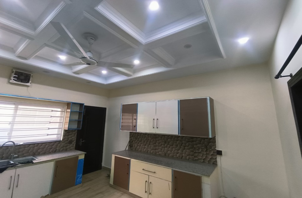 1 kanal house for sale in Bahria Town Lahore