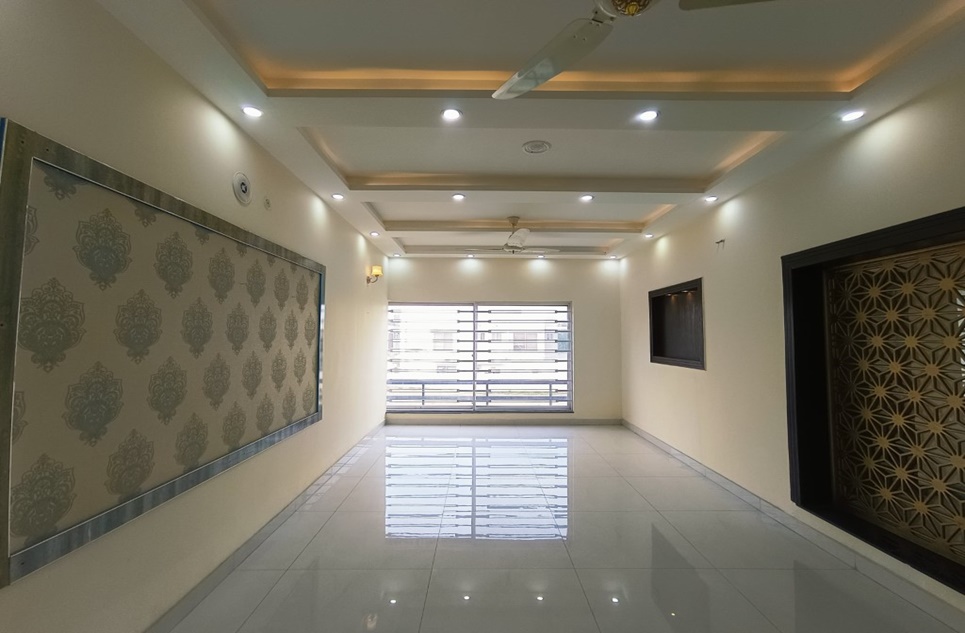 1 kanal house for sale in Bahria Town Lahore