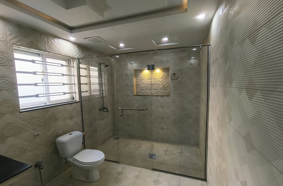 1 kanal house for sale in Bahria Town Lahore