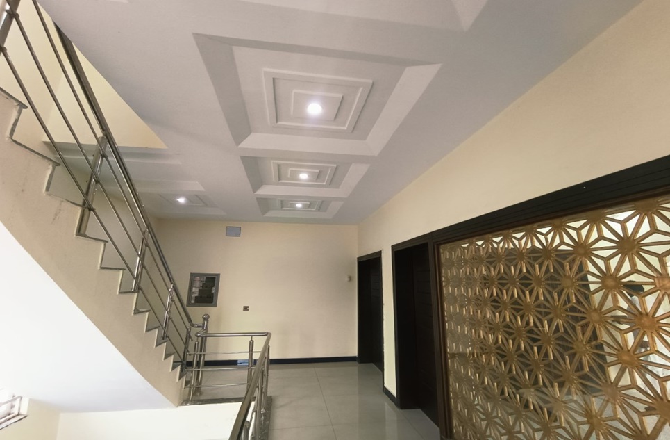1 kanal house for sale in Bahria Town Lahore