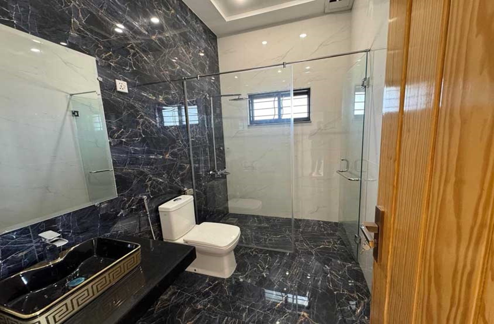 1 kanal house for sale in DHA Lahore