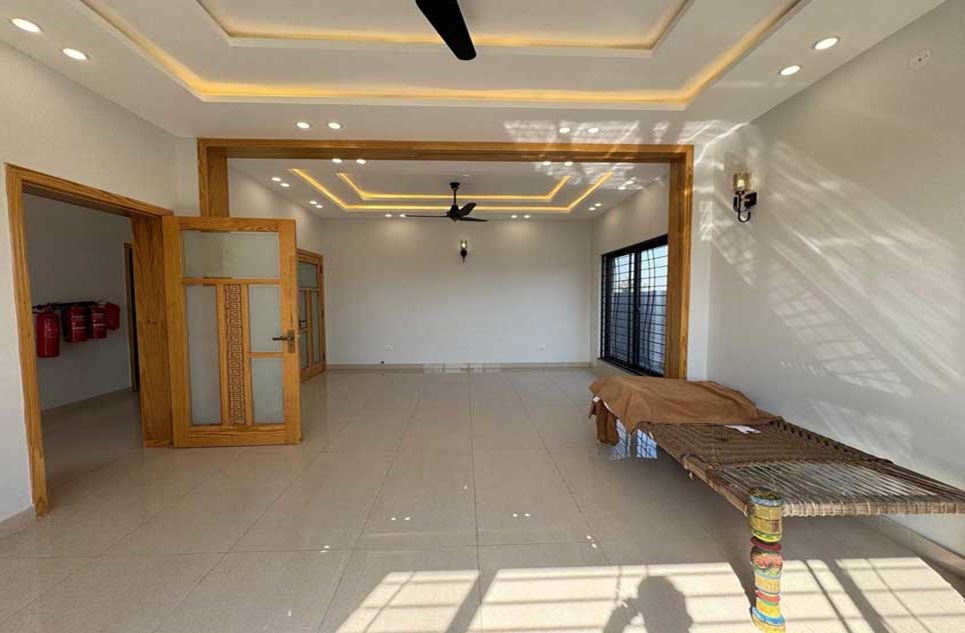 1 kanal house for sale in DHA Lahore