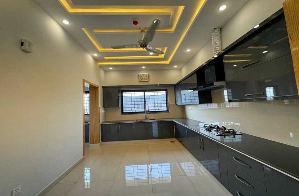 1 kanal house for sale in DHA Lahore
