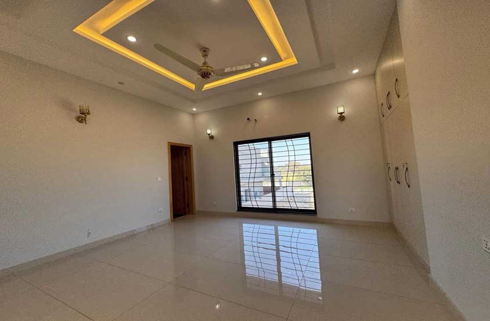 1 kanal house for sale in DHA Lahore