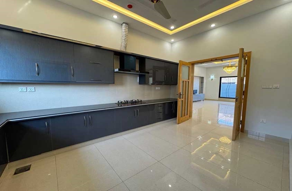 1 kanal house for sale in DHA Lahore