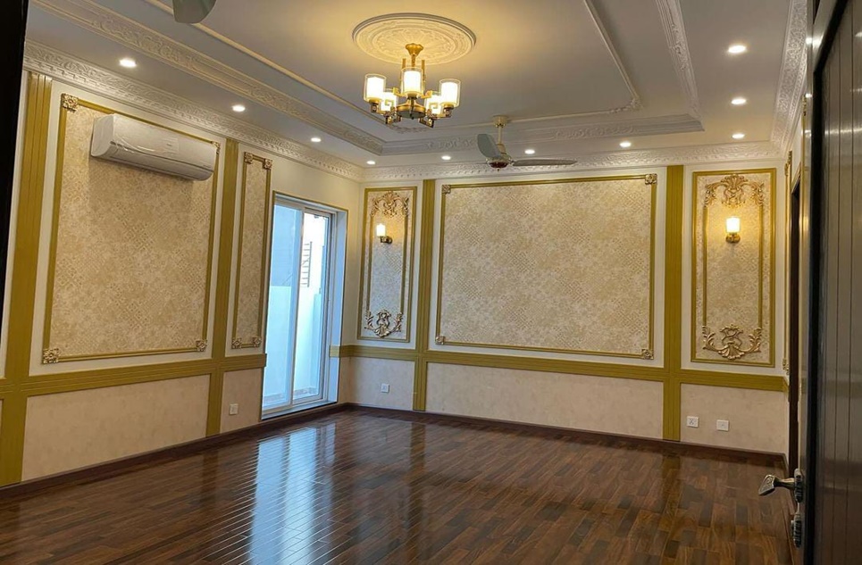 1 kanal house for sale in Phase 7 DHA Lahore