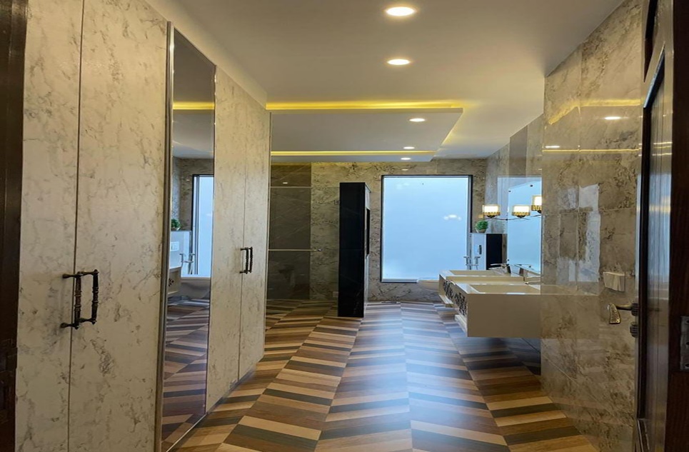 1 kanal house for sale in Phase 7 DHA Lahore