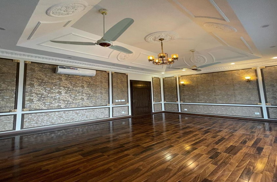 1 kanal house for sale in Phase 7 DHA Lahore