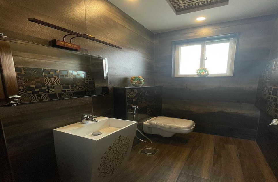 1 kanal house for sale in Phase 7 DHA Lahore