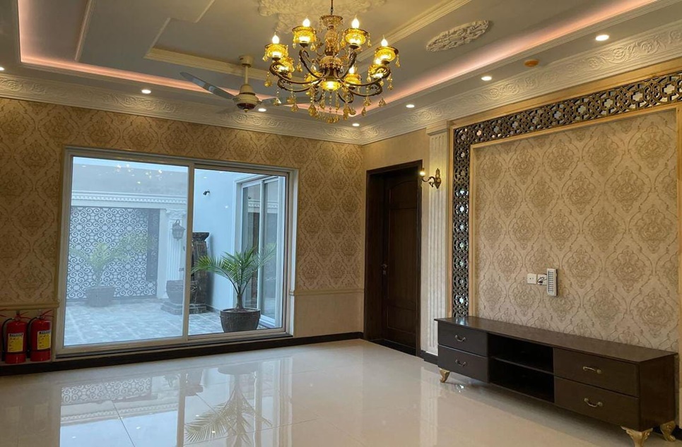 1 kanal house for sale in Phase 7 DHA Lahore