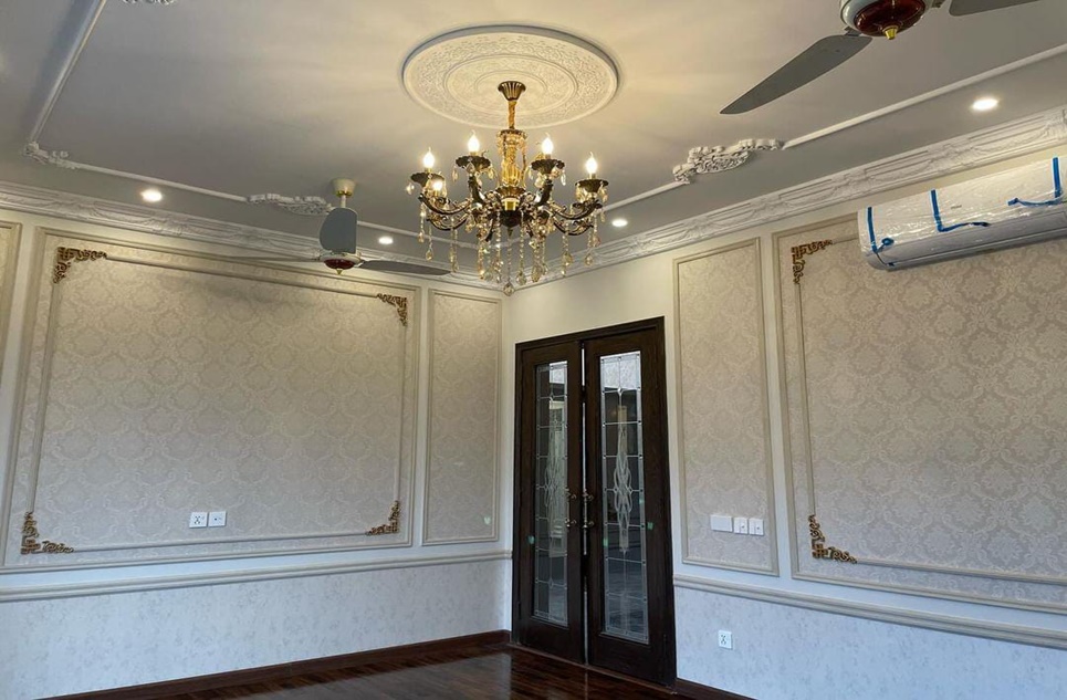 1 kanal house for sale in Phase 7 DHA Lahore