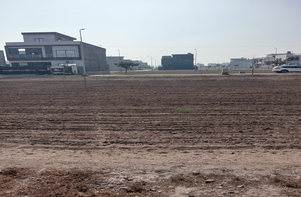Plot for Sale in Platinum Block, Park View City, Lahore