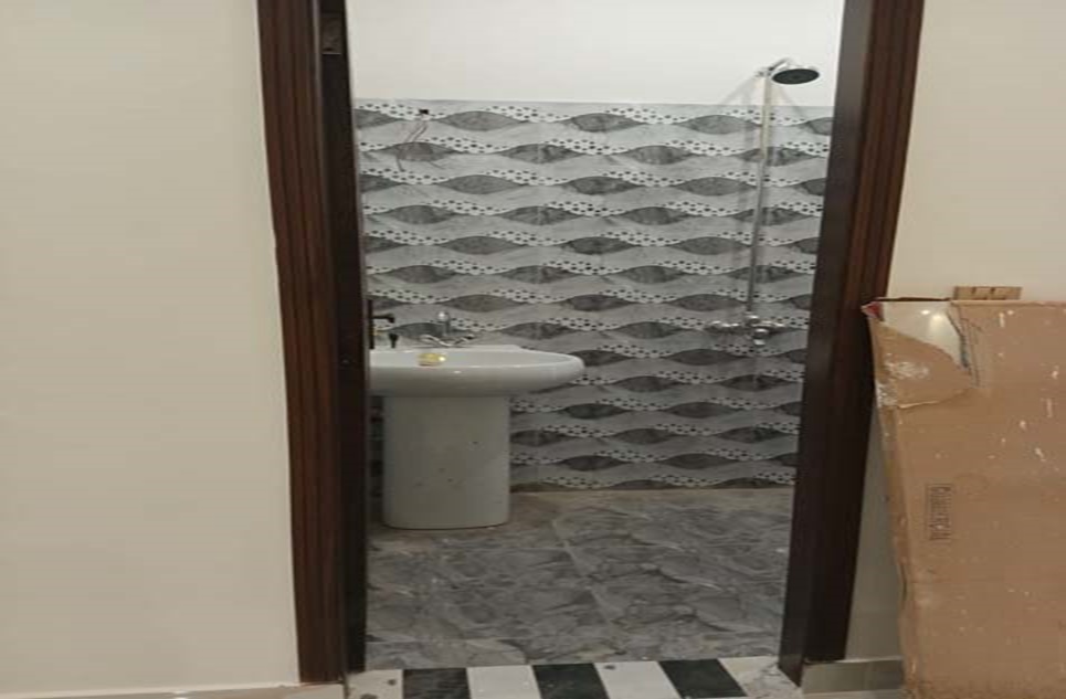 5 marla house for sale in Al-Jalil Garden Lahore