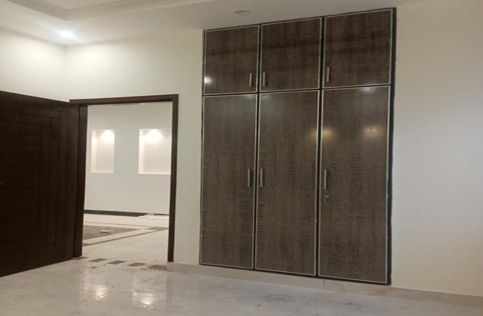 5 marla house for sale in Al-Jalil Garden Lahore