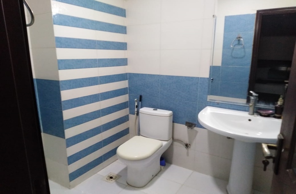 10 Marla Flat for Sale in Building 9, Askari 11, Lahore