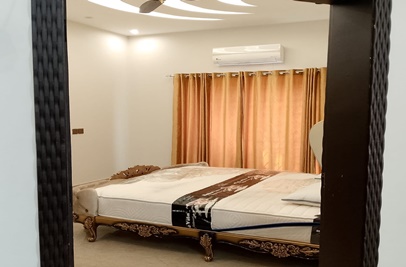 10 marla house for rent in Bahria Town Lahore
