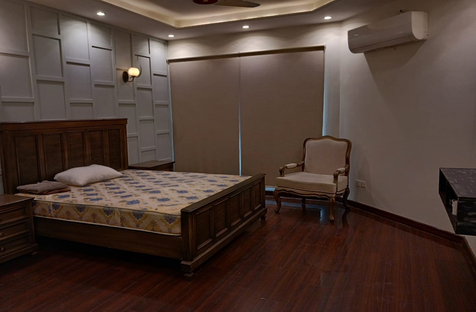 1 kanal house for rent in Phase 6 DHA Lahore