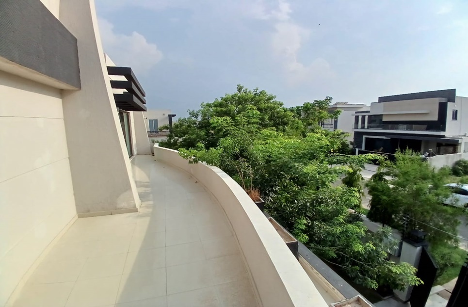 1 kanal house for rent in Phase 6 DHA Lahore