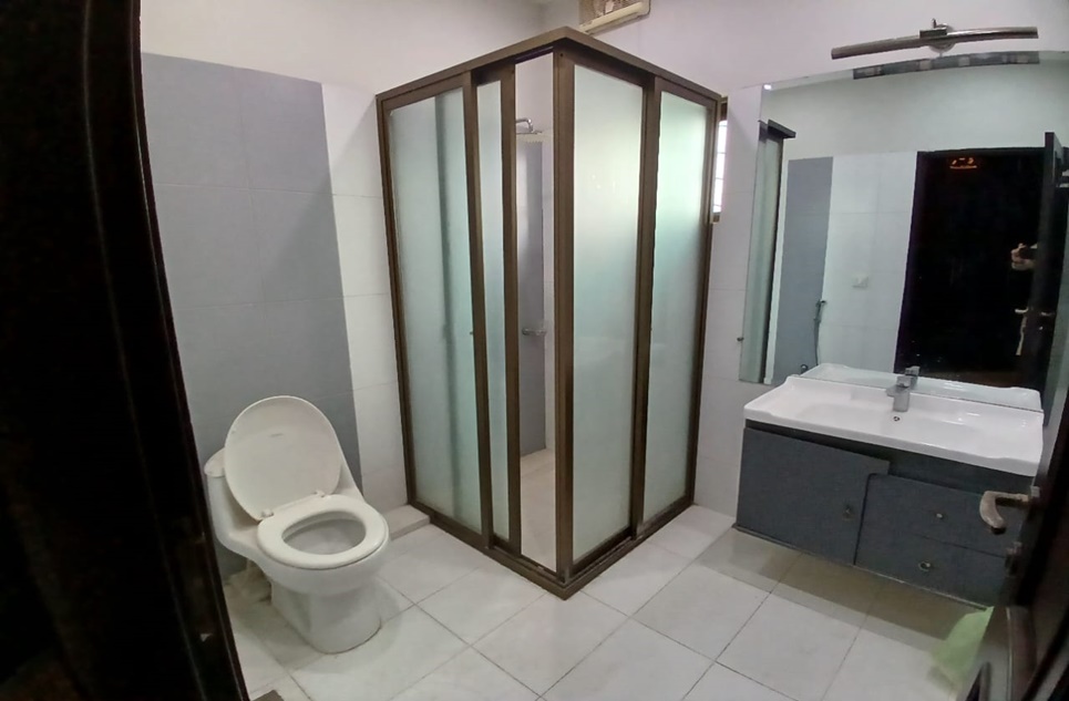1 kanal house for rent in Phase 6 DHA Lahore