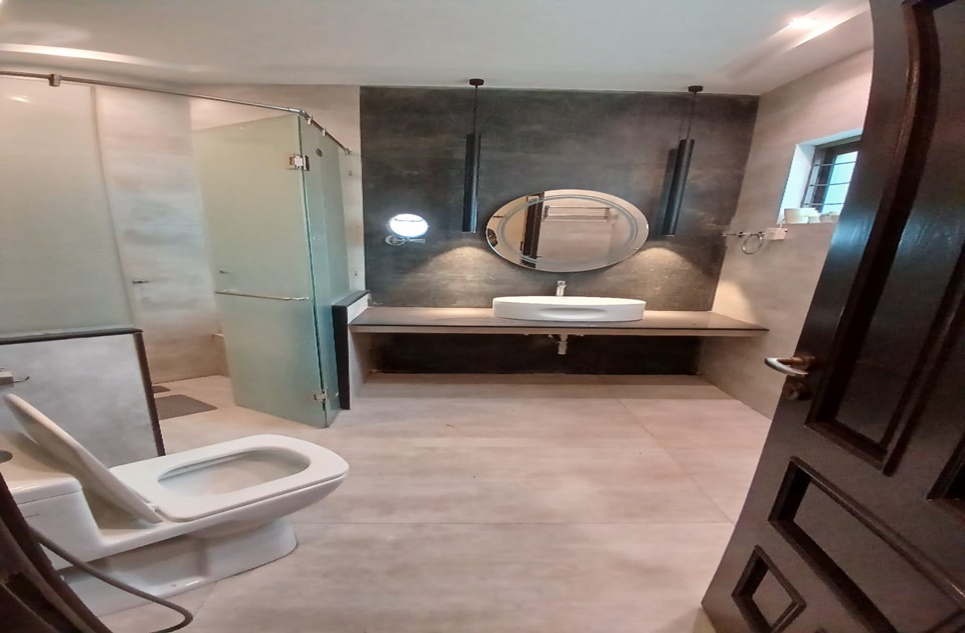 1 kanal house for rent in Phase 6 DHA Lahore