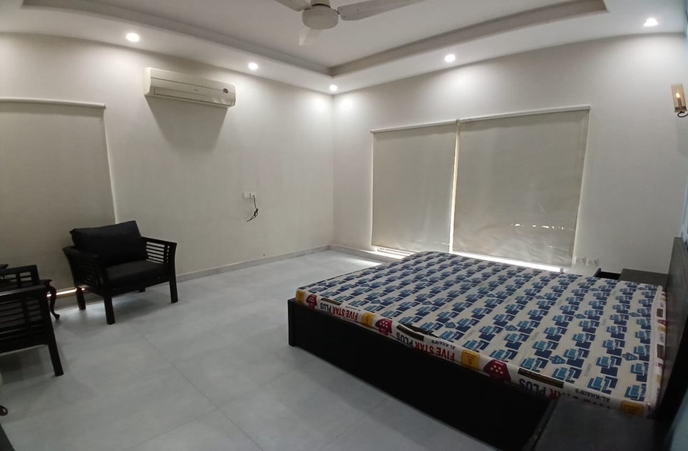 1 kanal house for rent in Phase 6 DHA Lahore