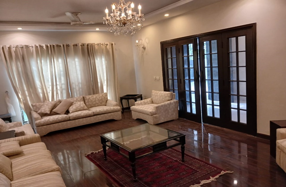 1 kanal house for rent in Phase 6 DHA Lahore