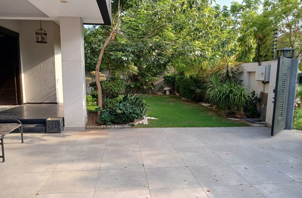 1 kanal house for rent in Phase 6 DHA Lahore