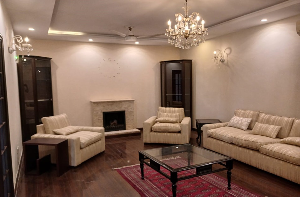 1 kanal house for rent in Phase 6 DHA Lahore