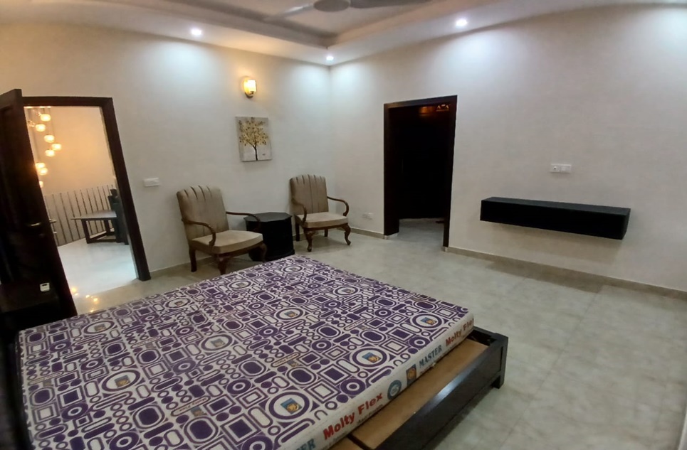 1 kanal house for rent in Phase 6 DHA Lahore