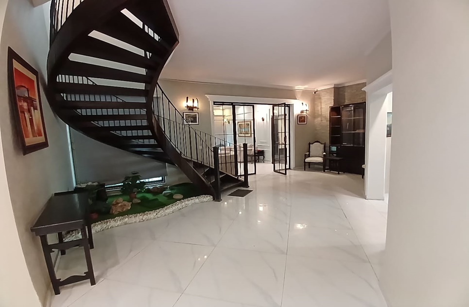 1 kanal house for rent in Phase 6 DHA Lahore