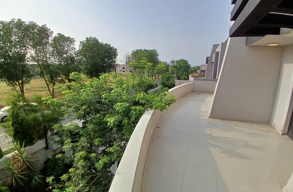 1 kanal house for rent in Phase 6 DHA Lahore
