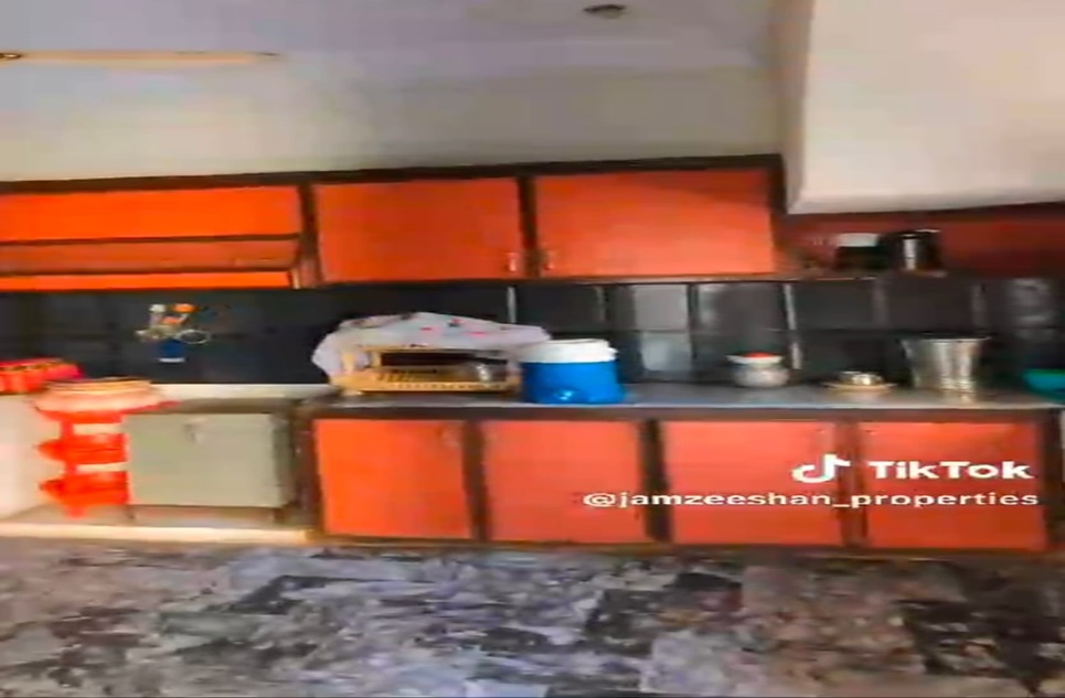7 marla house for sale in Canal Road Rahim Yar Khan